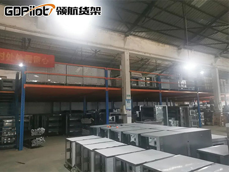 回訪一年前搭建的閣樓貨架，帶你全方面了解它所有的特點！